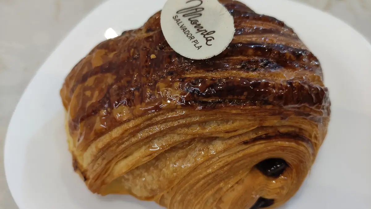 Angel Cakes & Bakery – patisserie in Crewe town centre